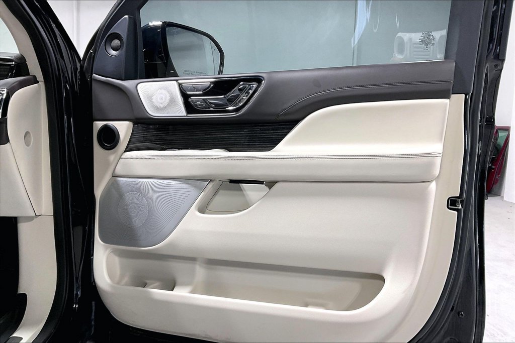 Used 2024 Lincoln Navigator Black Label AWD/4WD image 23
