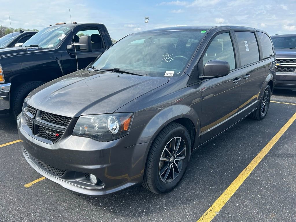 Used 2018 Dodge Grand Caravan SE FWD image 2