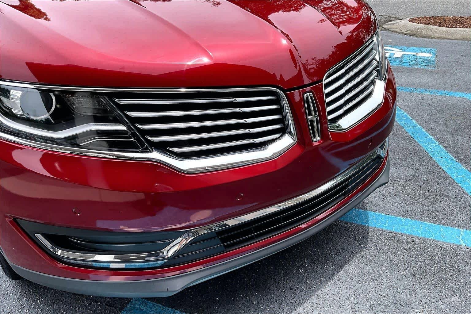 Used 2018 Lincoln MKX Reserve w/ Driver Assistance Package FWD image 30