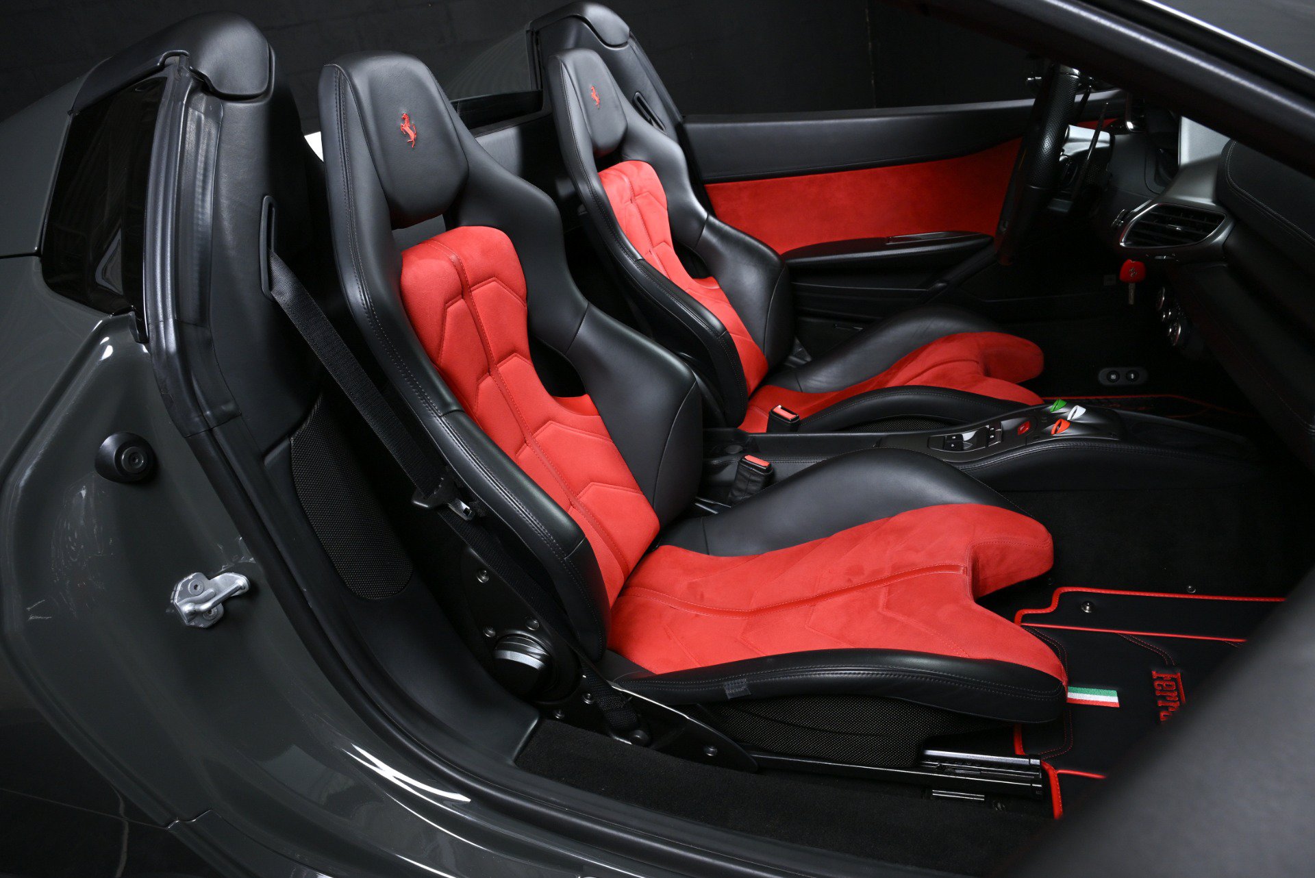 Used 2014 Ferrari 458 Spider RWD image 35