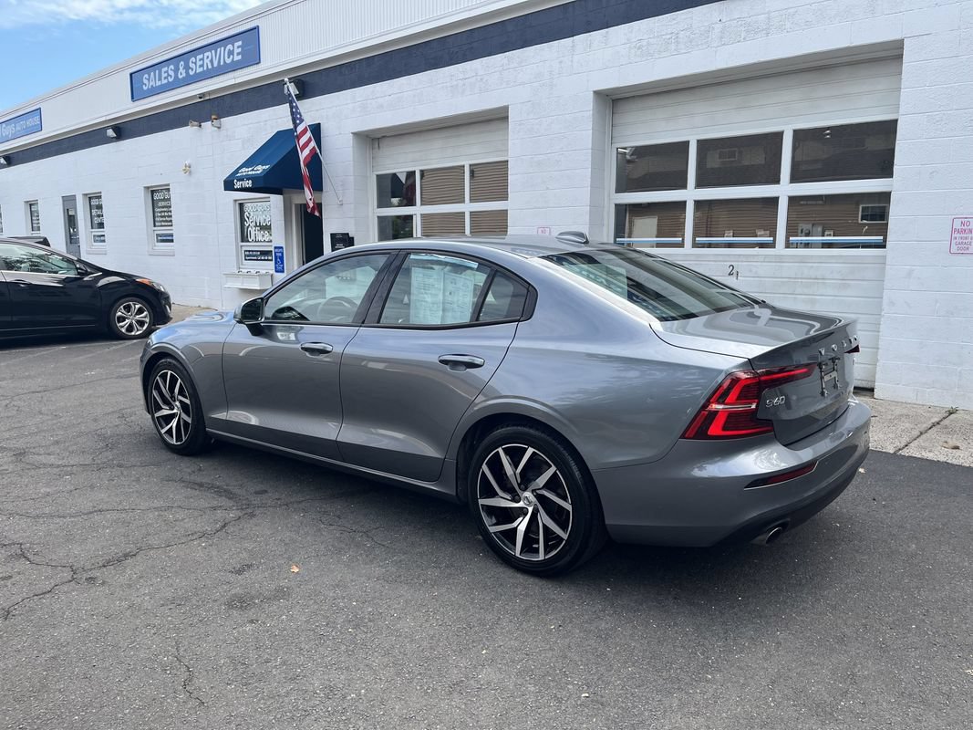 Used 2020 Volvo S60 T6 Momentum AWD/4WD image 2