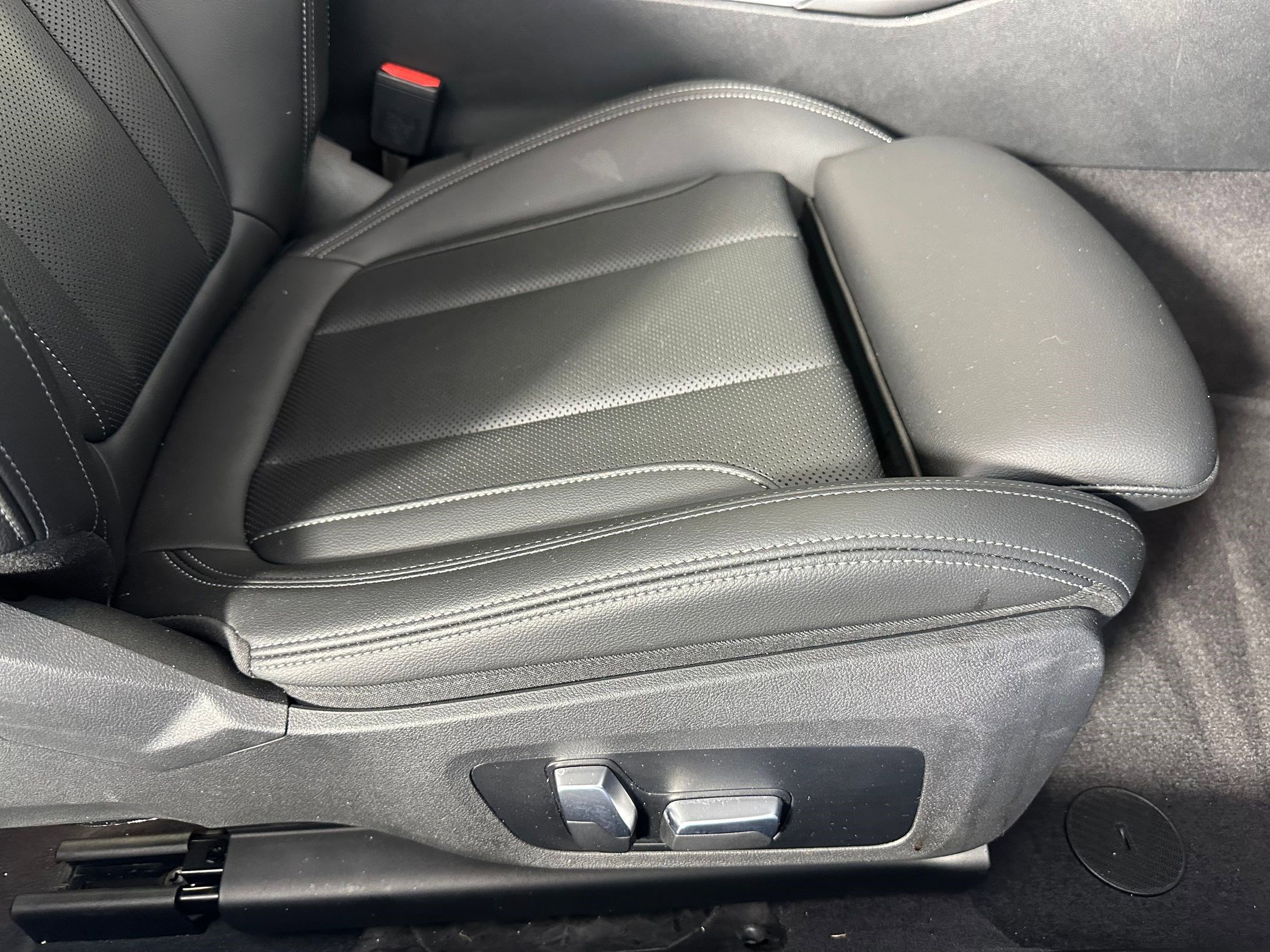 Certified 2023 BMW 430i Coupe w/ Premium Package image 32