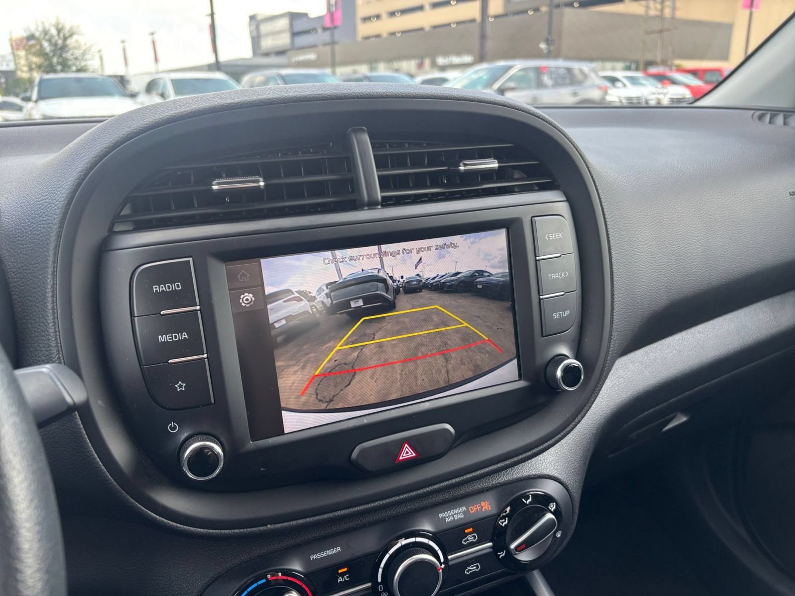 Used 2025 Kia Soul LX w/ LX Technology Package FWD image 22