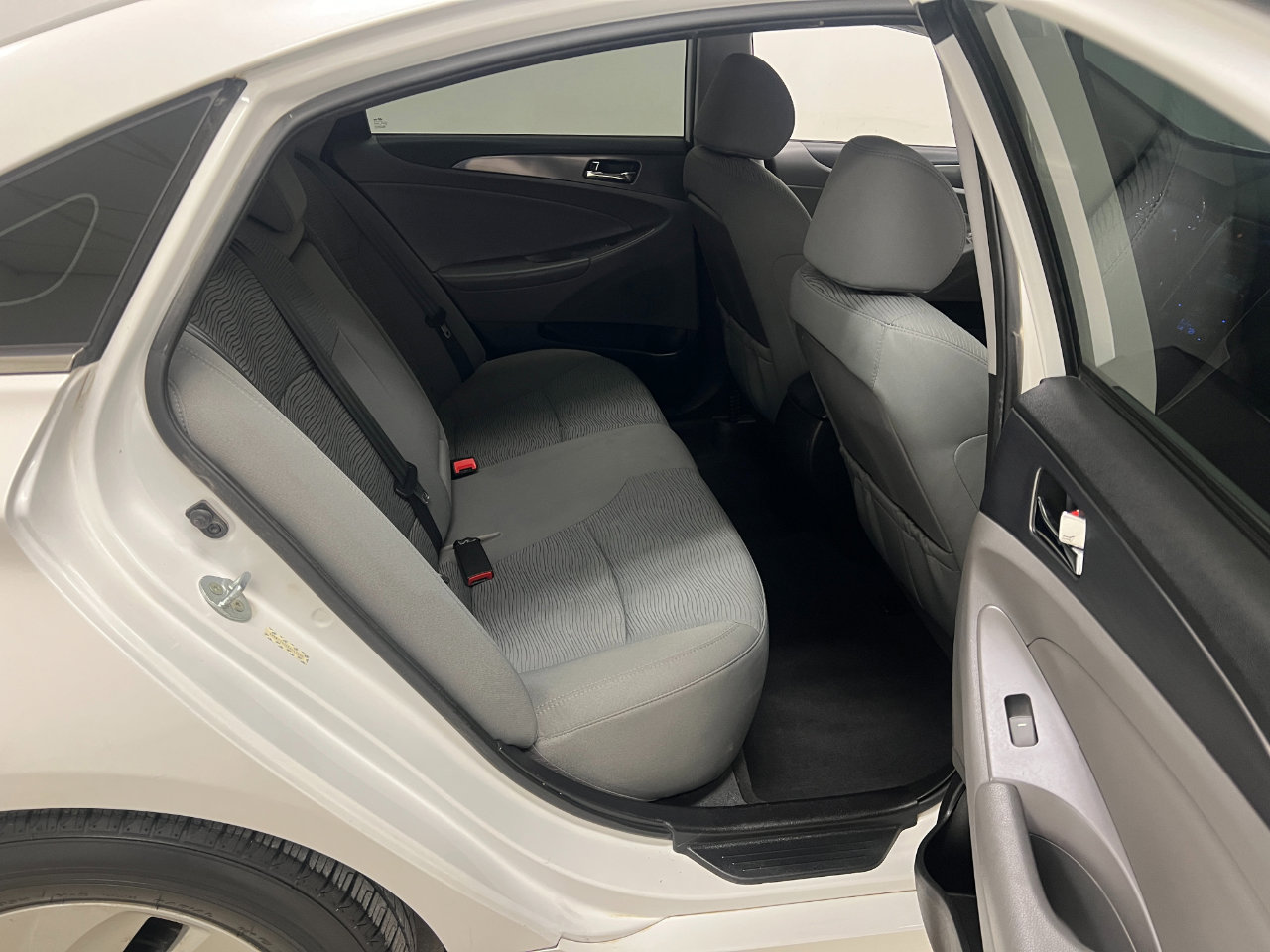 Used 2014 Hyundai Sonata Hybrid image 25