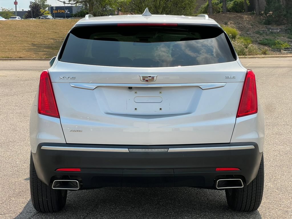 Used 2018 Cadillac XT5 Luxury w/ Driver Awareness Package AWD/4WD image 43