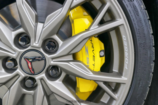 Used 2025 Chevrolet Corvette Stingray Premium Conv w/ Z51 Performance Package RWD image 49