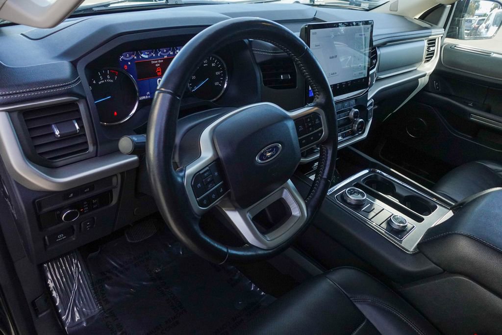 Used 2024 Ford Expedition XLT image 12