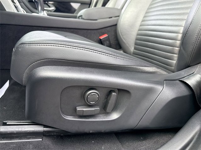 Used 2023 Land Rover Discovery Sport S image 12