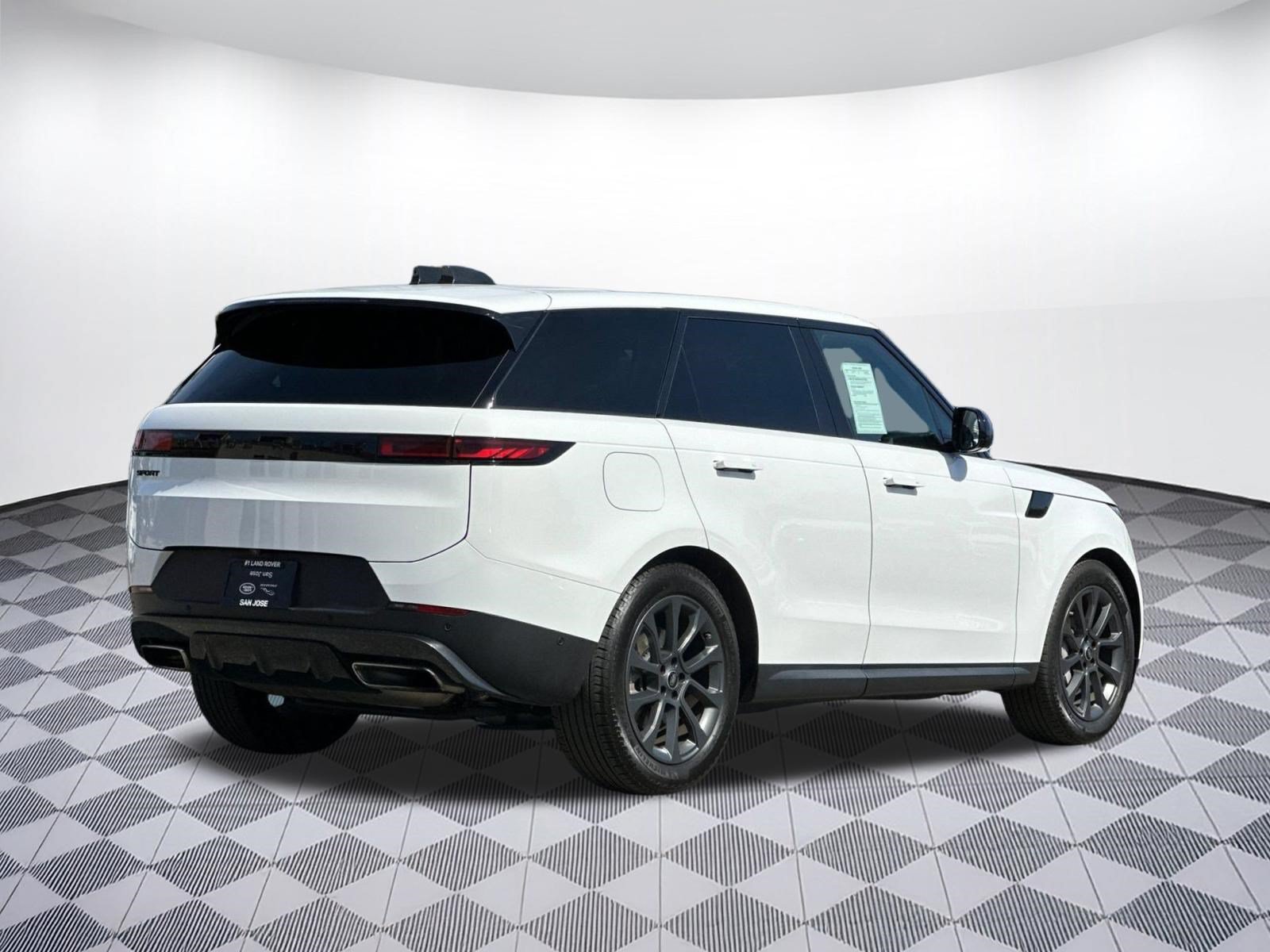 Used 2024 Land Rover Range Rover Sport SE AWD/4WD image 9