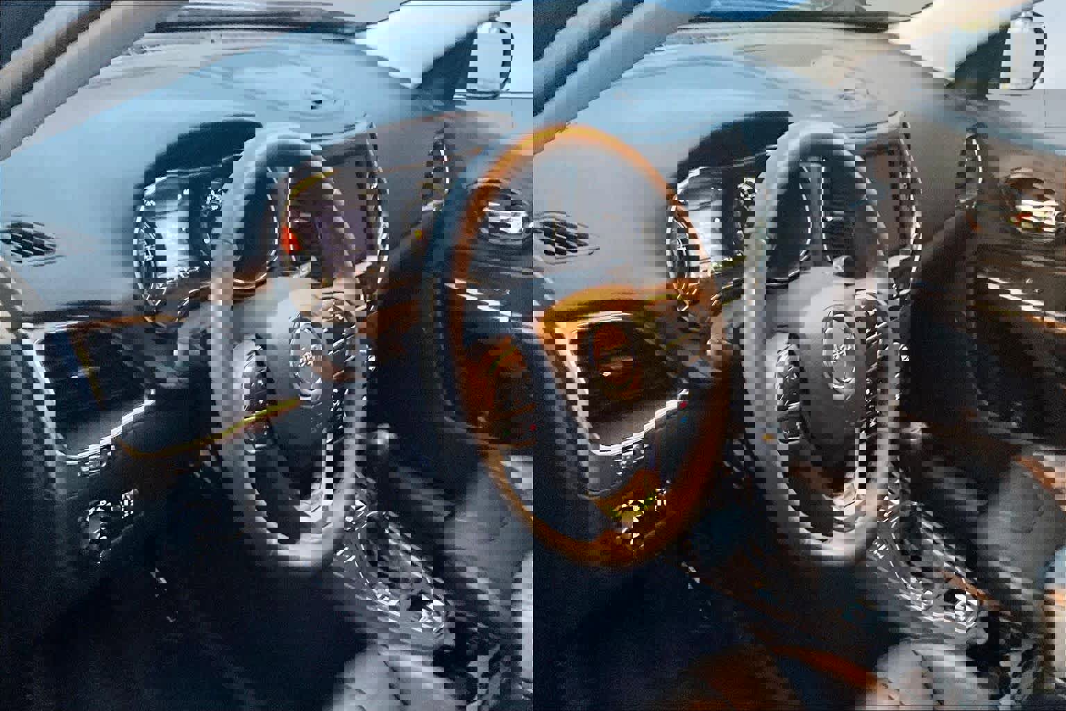 Used 2022 Jeep Cherokee Latitude Lux w/ Sun & Sound Group image 2