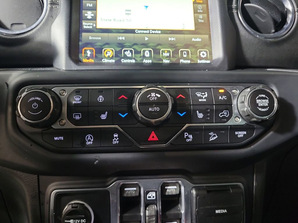 Used 2019 Jeep Wrangler Unlimited Sahara AWD/4WD image 21