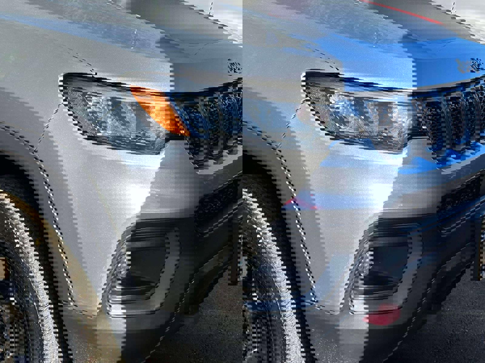 Used 2023 Jeep Compass Trailhawk image 7