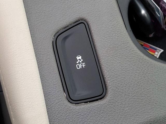 Used 2017 Cadillac XT5 Luxury w/ Driver Awareness Package image 13