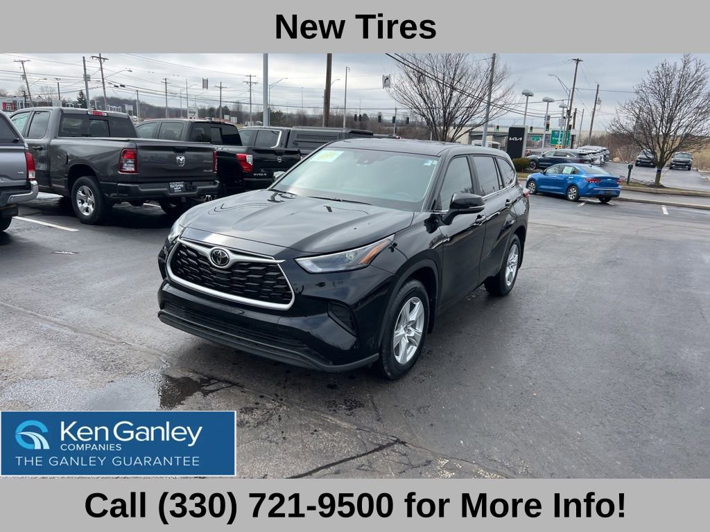 Used 2023 Toyota Highlander L image 2