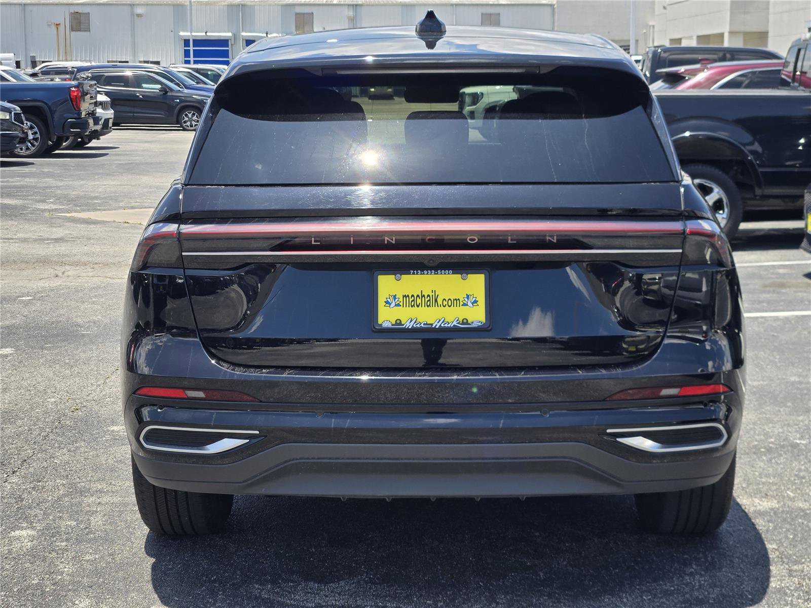 Used 2024 Lincoln Nautilus Premier AWD/4WD image 7