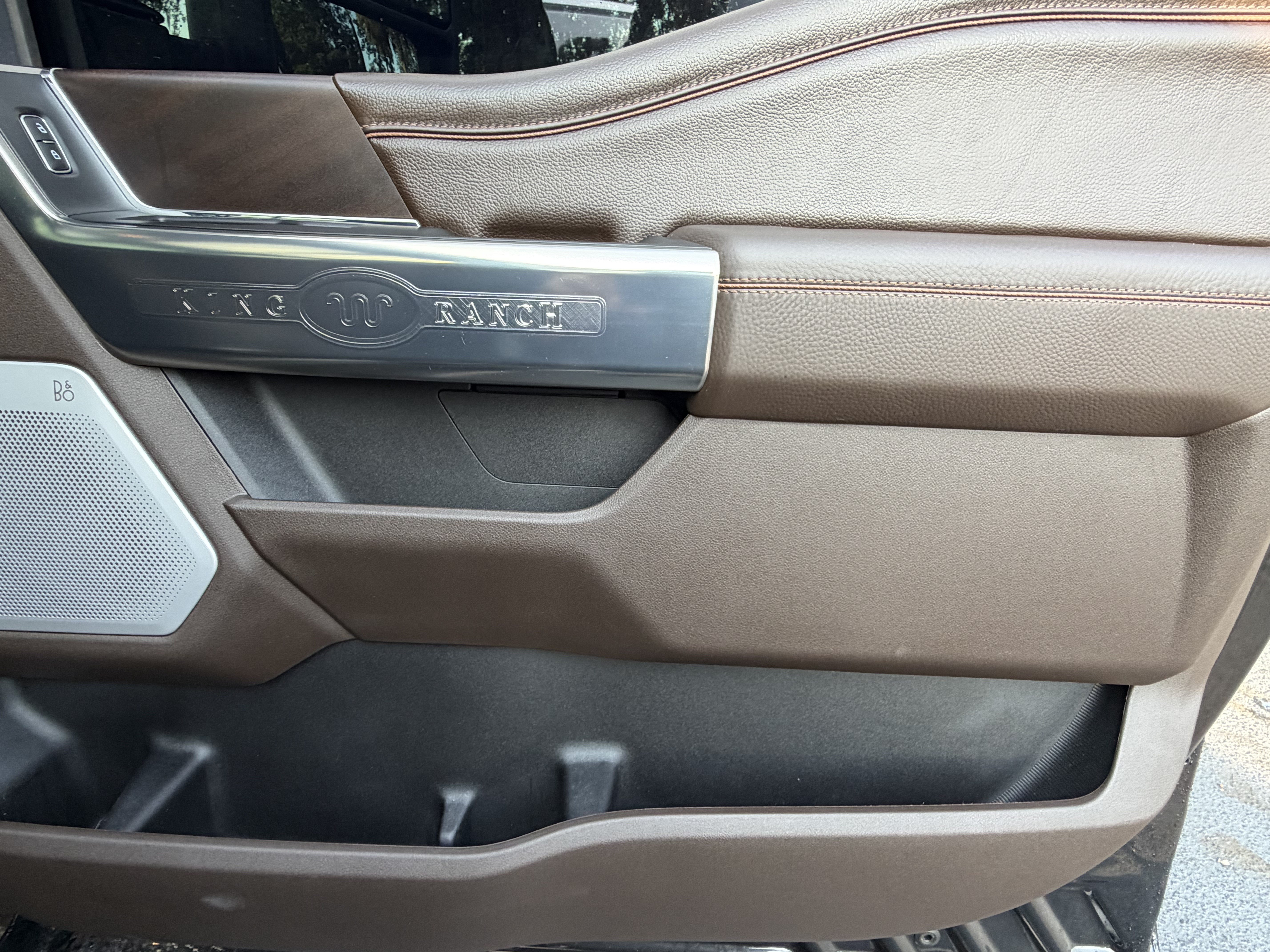 Used 2025 Ford F350 King Ranch w/ FX4 Off-Road Package AWD/4WD image 44