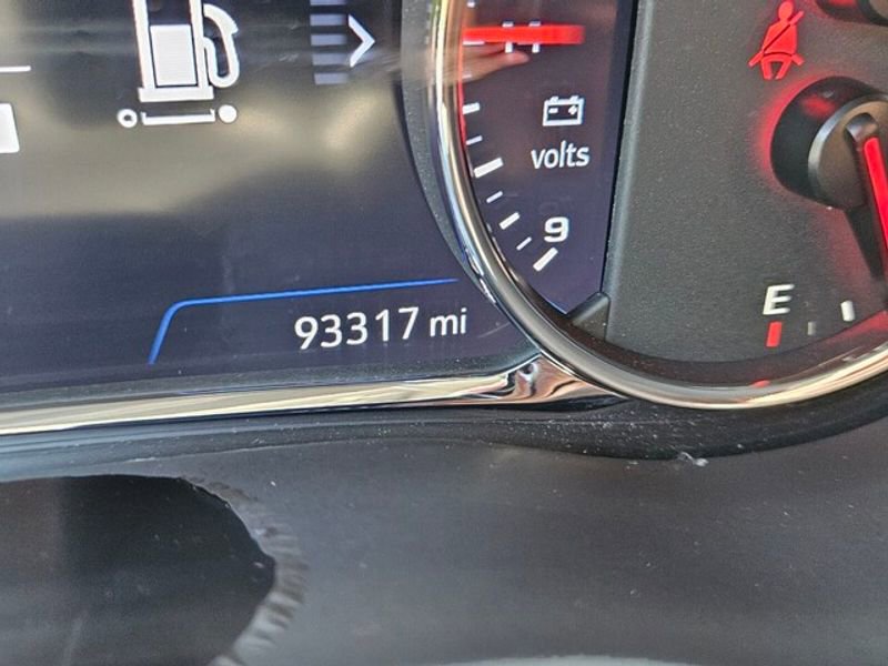 Used 2023 GMC Acadia SLT w/ Elevation Edition image 31