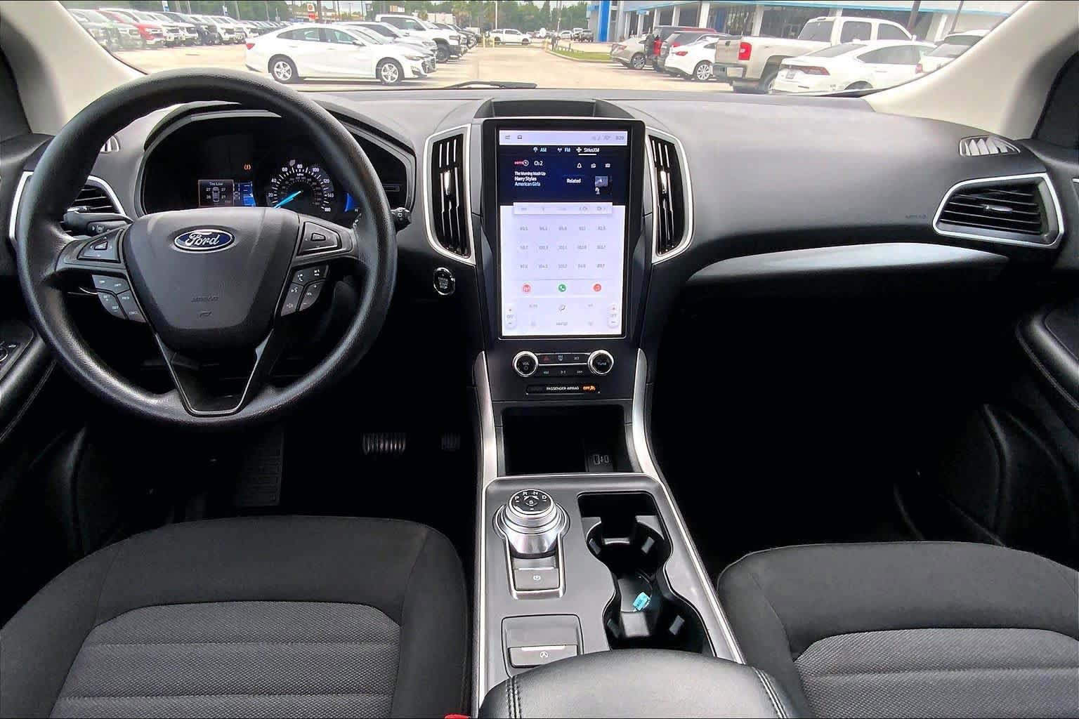 Used 2024 Ford Edge SE w/ Black Appearance Package AWD/4WD image 13