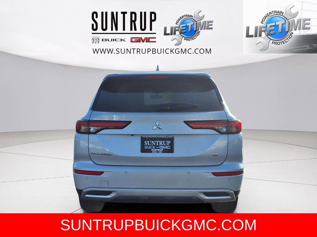 Used 2024 Mitsubishi Outlander SE image 28