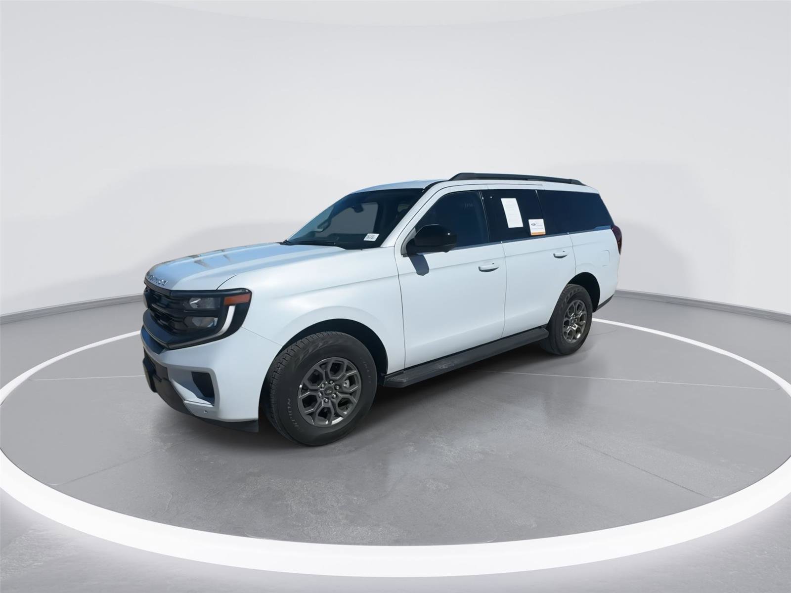 Certified 2025 Ford Expedition Active image 4