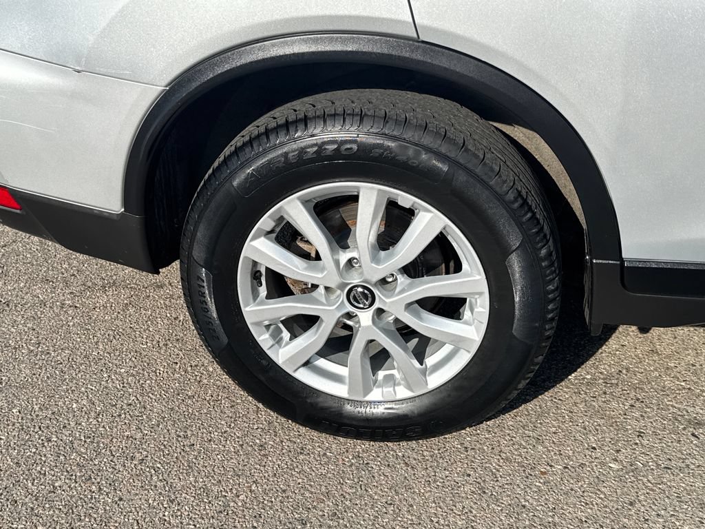Used 2018 Nissan Rogue SV AWD/4WD image 41