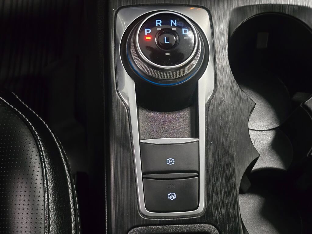 Used 2025 Ford Escape Platinum w/ Premium Technology Package image 16