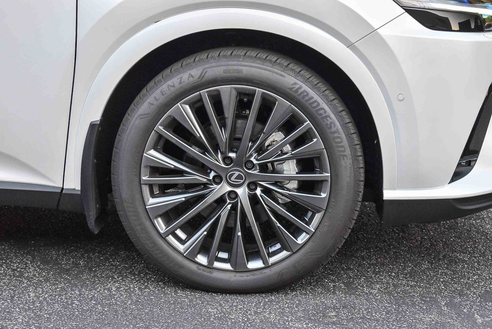 New 2026 Lexus RX 450h AWD image 10