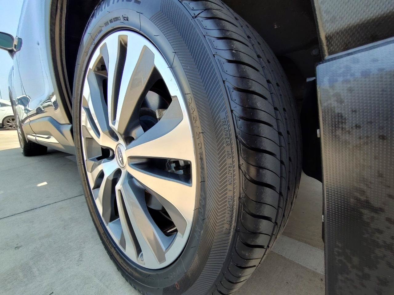 Used 2019 Subaru Ascent Touring AWD/4WD image 11