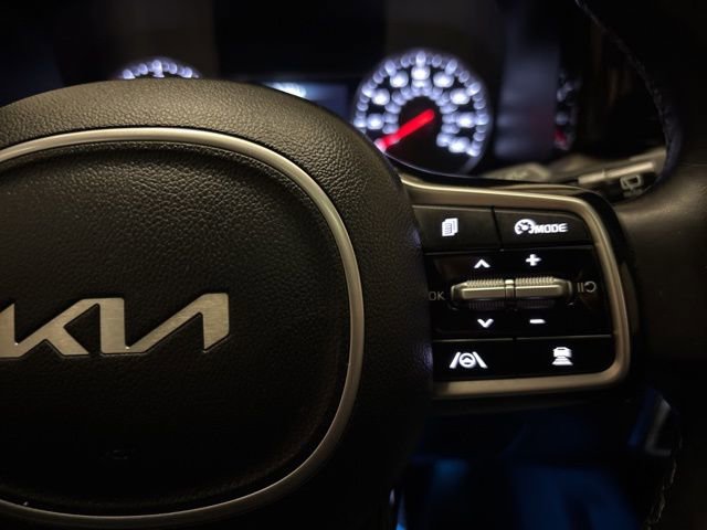 Certified 2022 Kia Sorento X-Line EX image 17