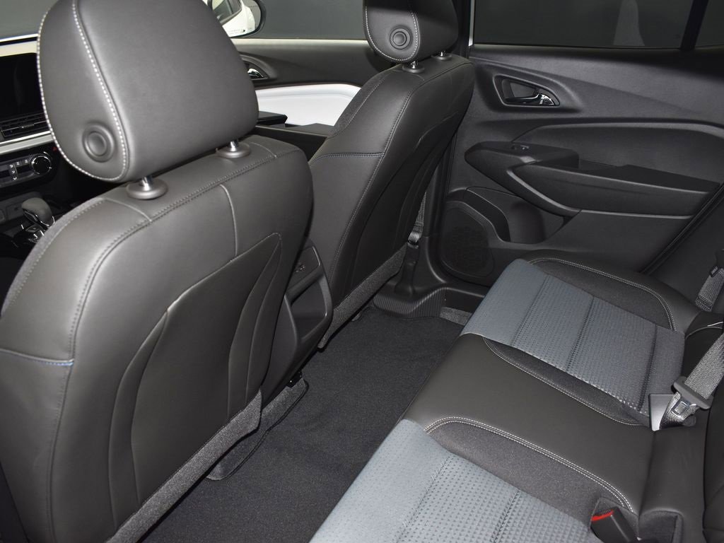 New 2026 Chevrolet Trax LT image 15