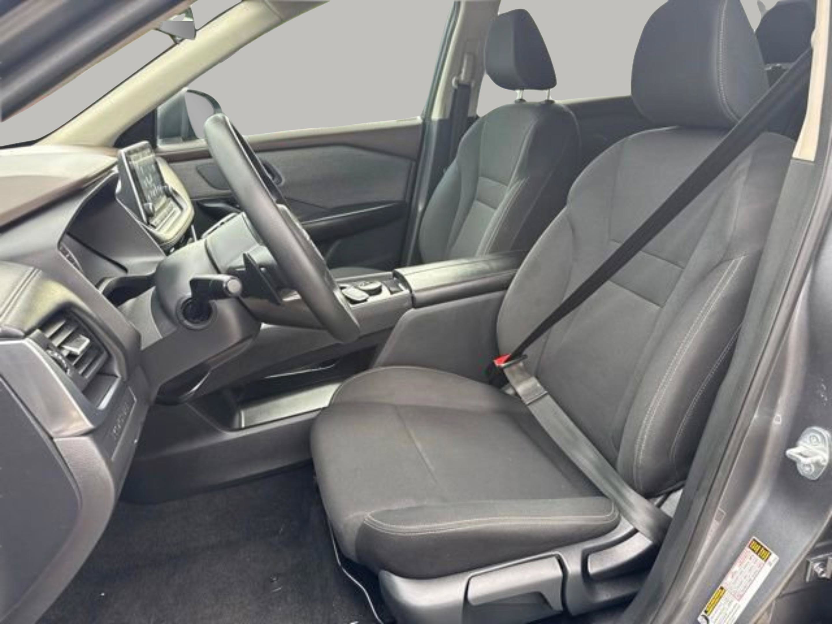Used 2023 Nissan Rogue S AWD/4WD image 10