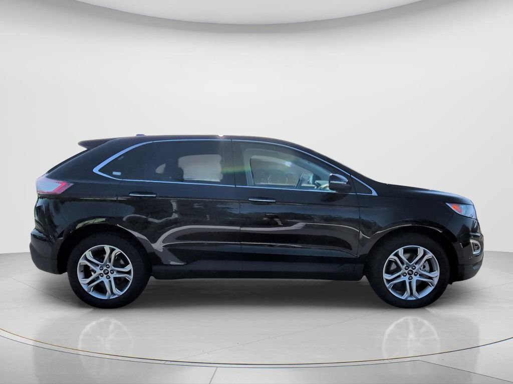 Used 2018 Ford Edge Titanium FWD image 4