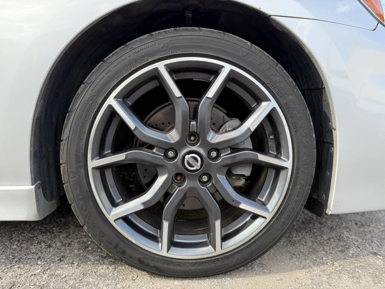 Used 2017 Nissan Sentra NISMO w/ NISMO Premium Package FWD image 28