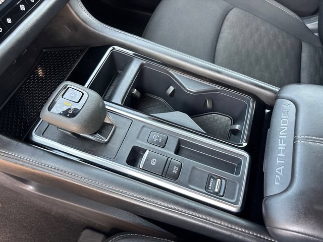 Used 2024 Nissan Pathfinder SV FWD image 26
