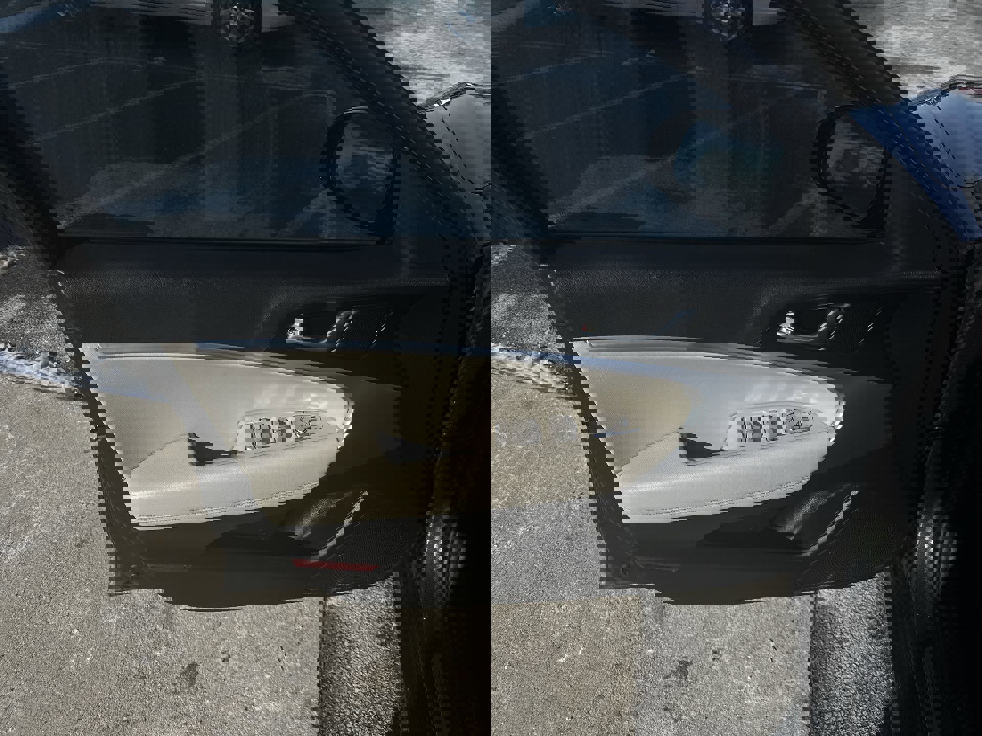 Used 2023 Genesis G70 2.0T image 22