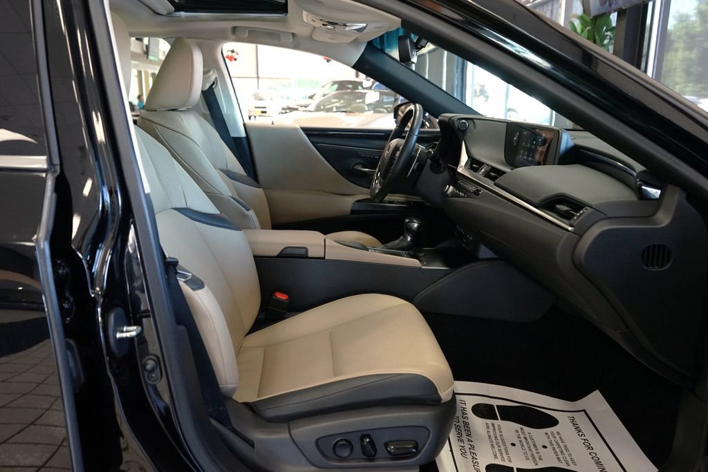 Used 2021 Lexus ES 250 w/ Premium Package AWD/4WD image 44