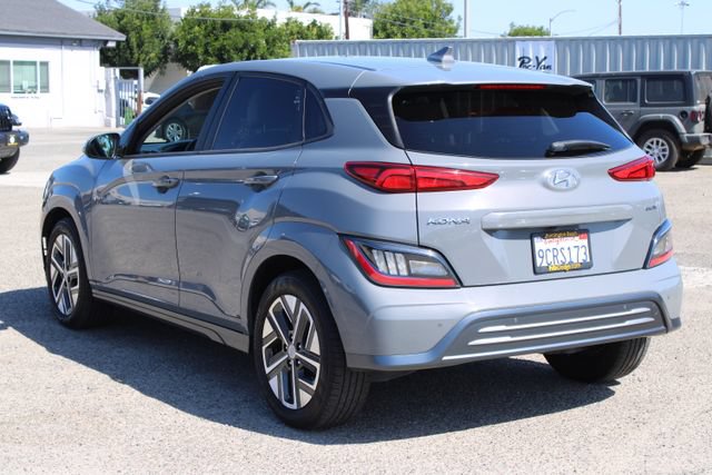 Used 2022 Hyundai Kona Limited w/ Cargo Package FWD image 3
