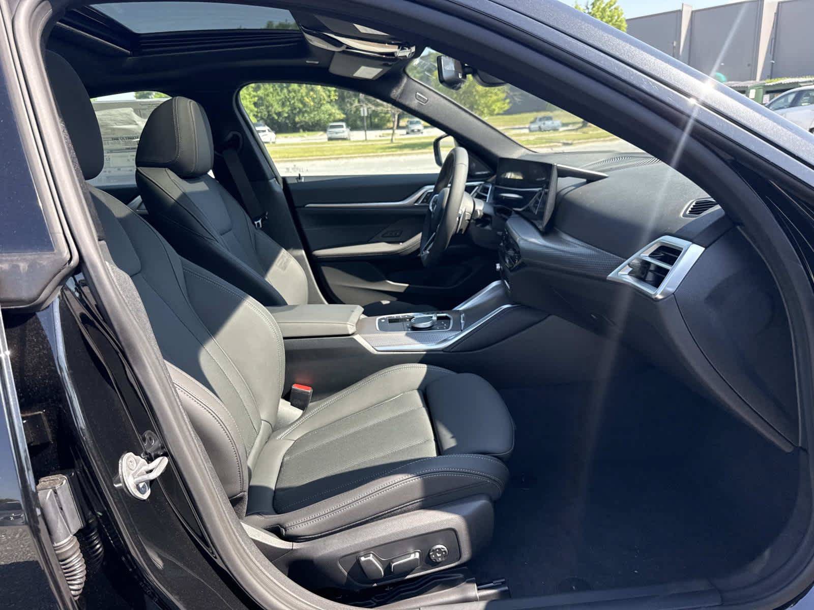 New 2026 BMW 430i xDrive w/ M Sport Package AWD/4WD image 16