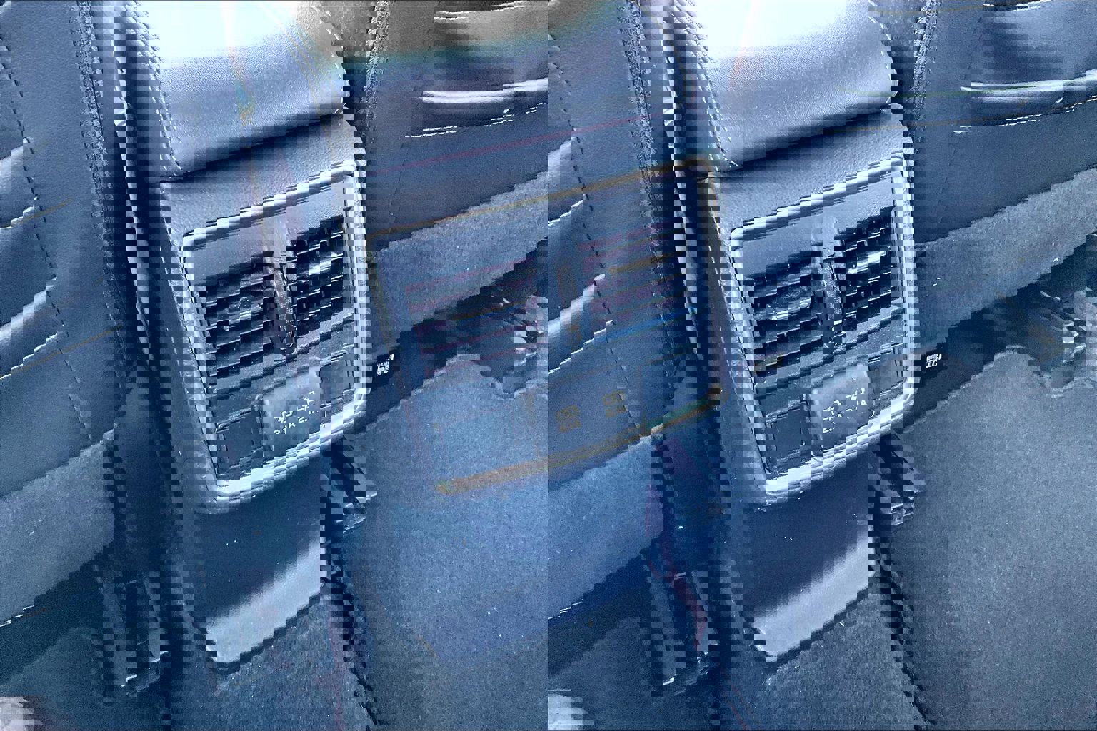 Used 2022 Subaru Forester Limited image 32