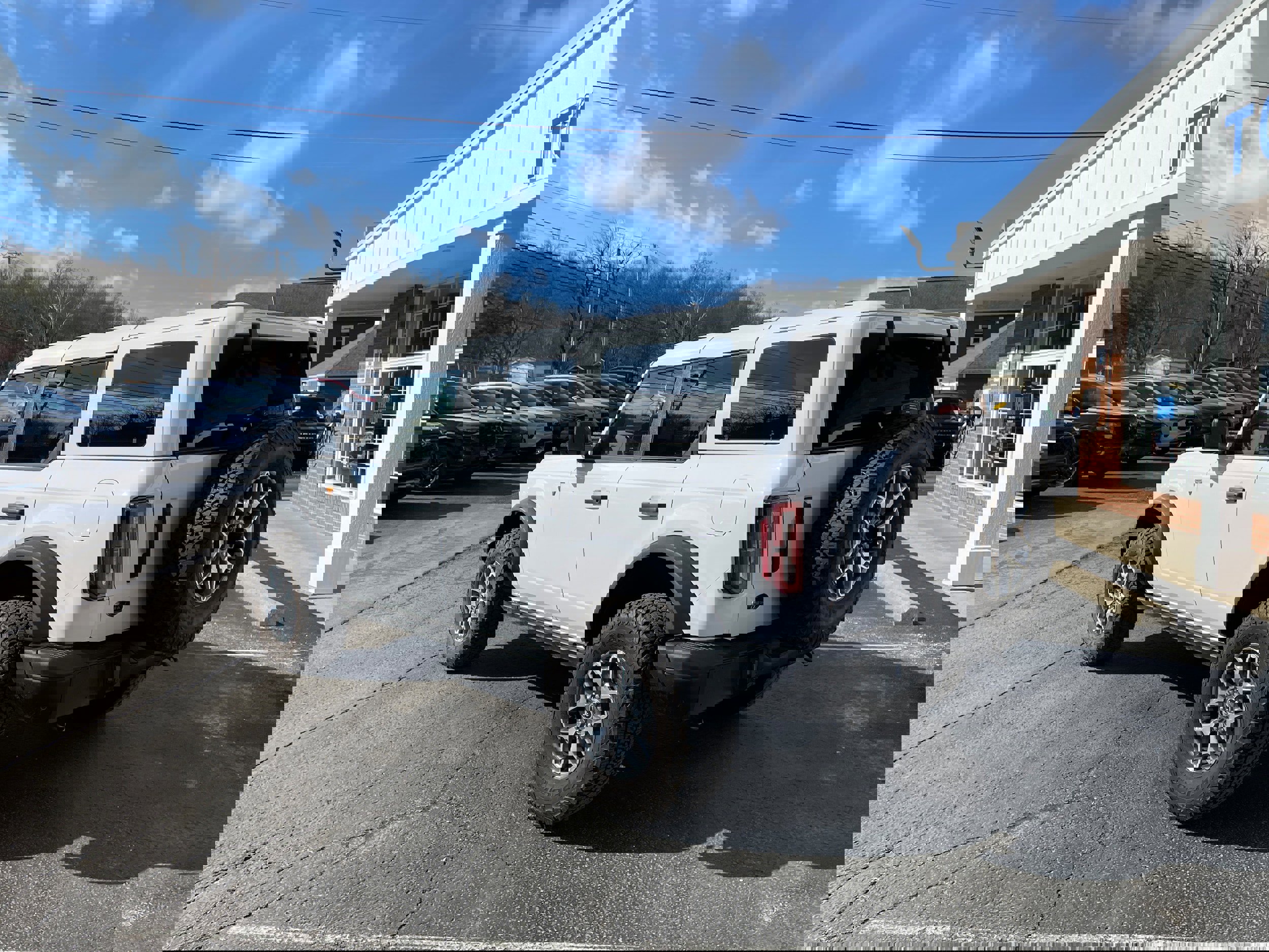 Used 2025 Ford Bronco Badlands image 7