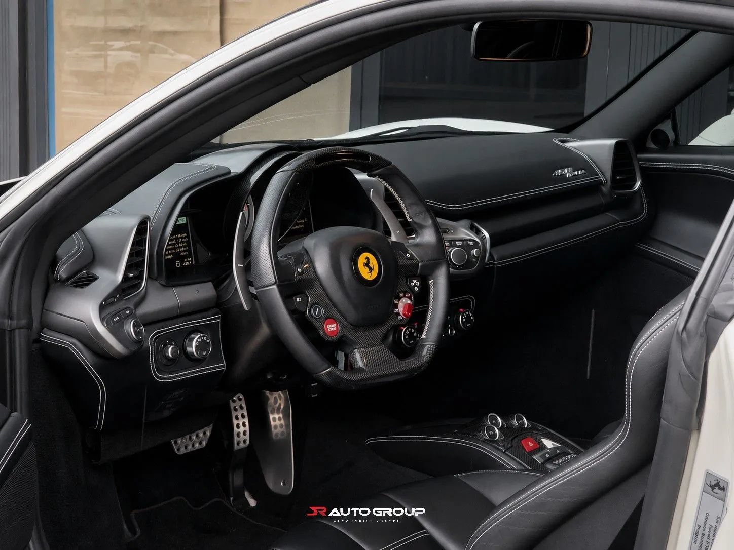 Used 2015 Ferrari 458 Italia Coupe RWD image 23