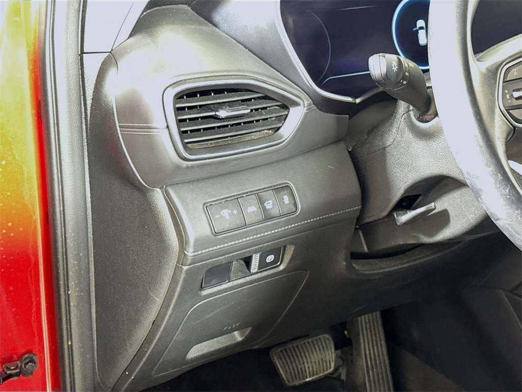 Used 2023 Hyundai Santa Fe SEL w/ Premium Package image 8