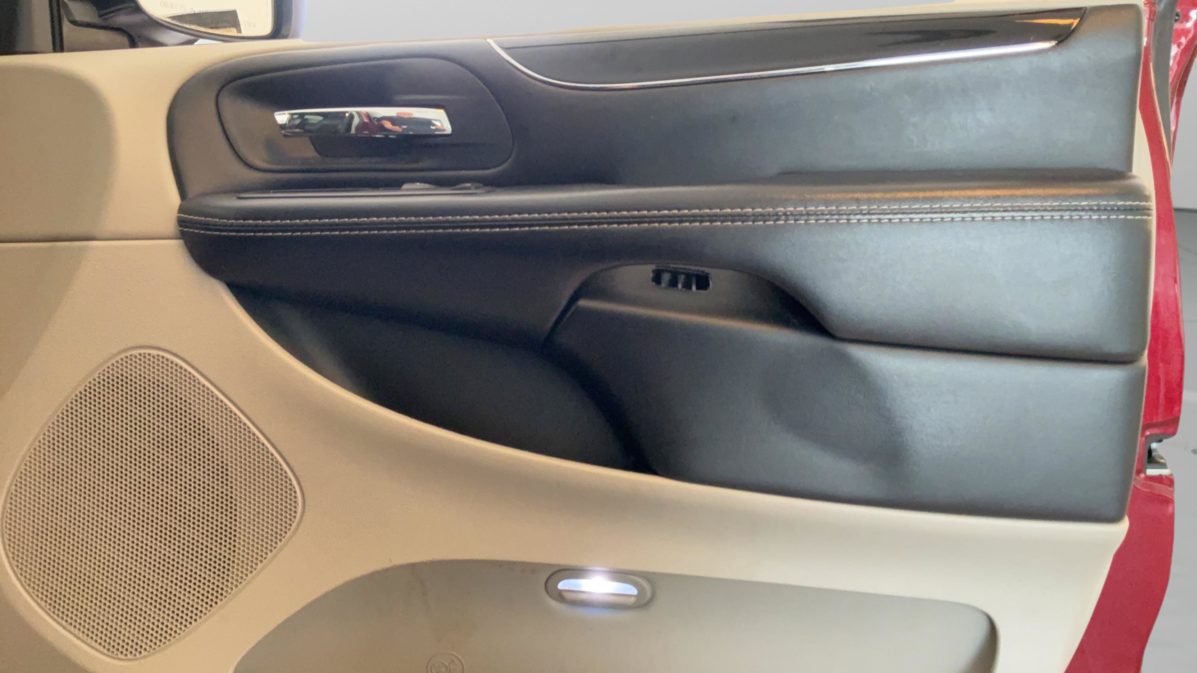Used 2019 Dodge Grand Caravan SXT FWD image 33