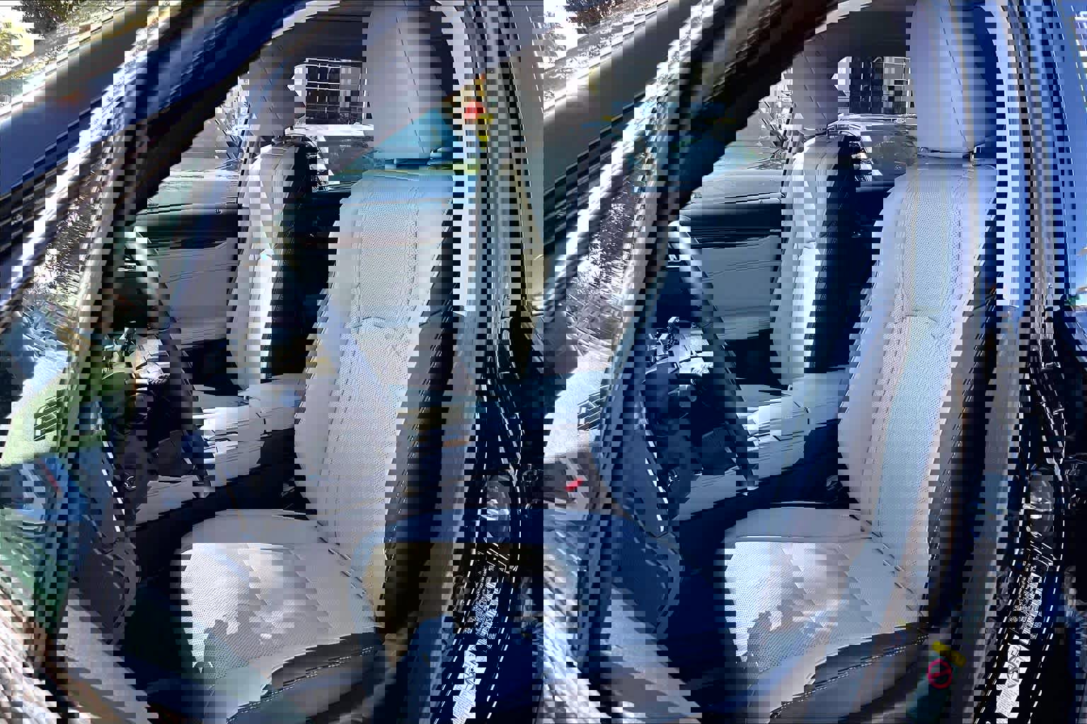 Used 2018 Lexus RX 450h AWD w/ Premium Package image 8