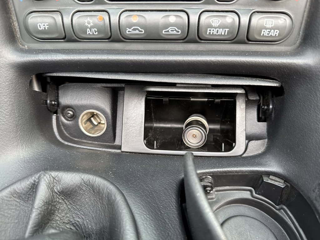 Used 1998 Chevrolet Corvette Convertible w/ Performance Handling Pkg image 15