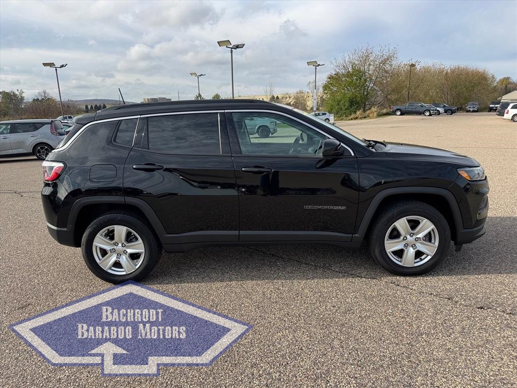 Used 2022 Jeep Compass Latitude image 2