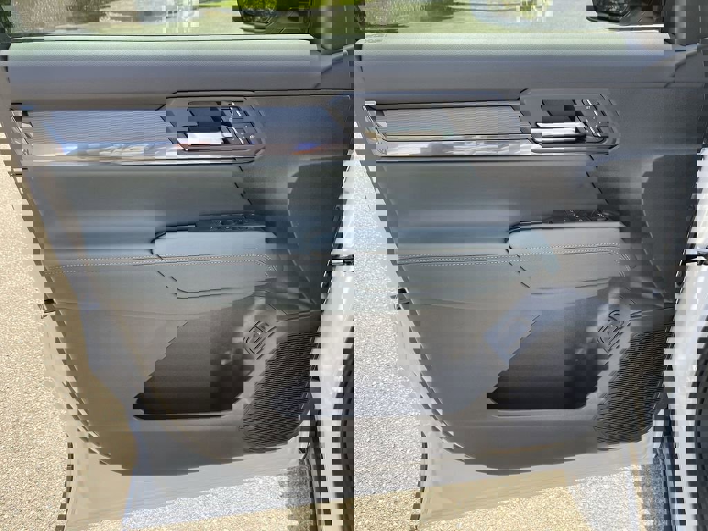 New 2026 GMC Terrain AT4 w/ Convenience Package III image 23