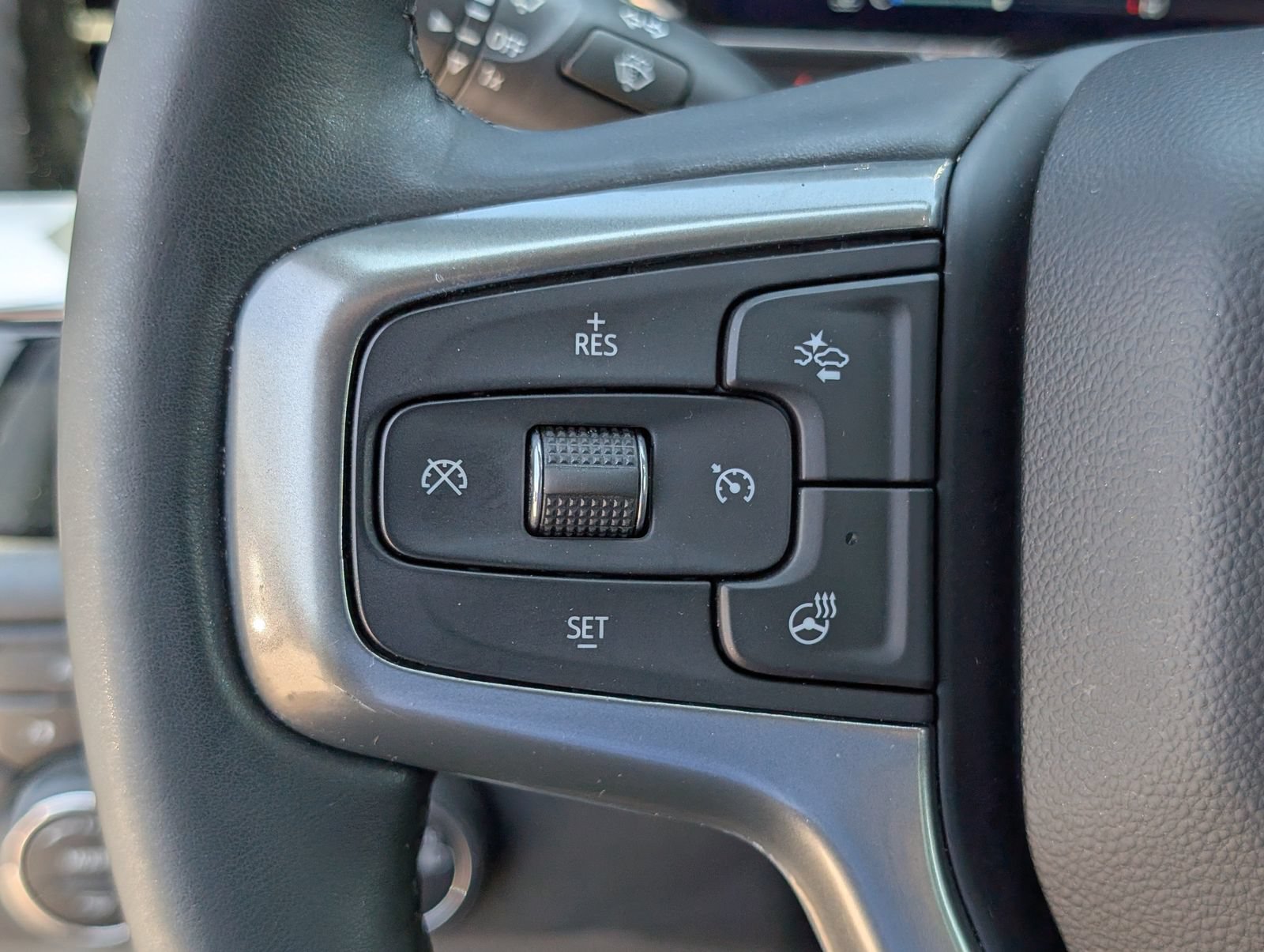 Used 2023 Chevrolet Silverado 1500 LT AWD/4WD image 21