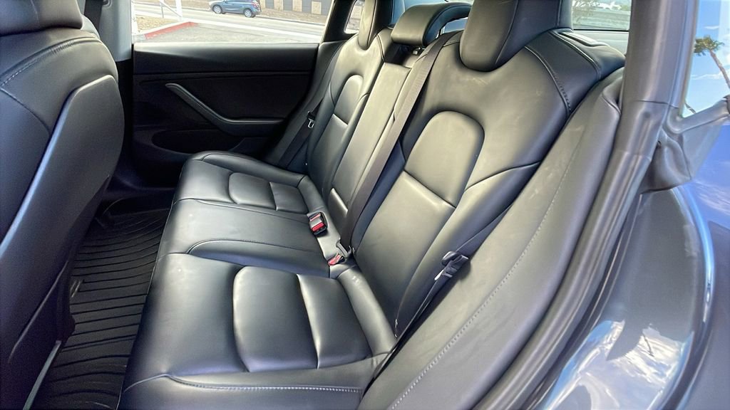 Used 2018 Tesla Model 3 Long Range image 16