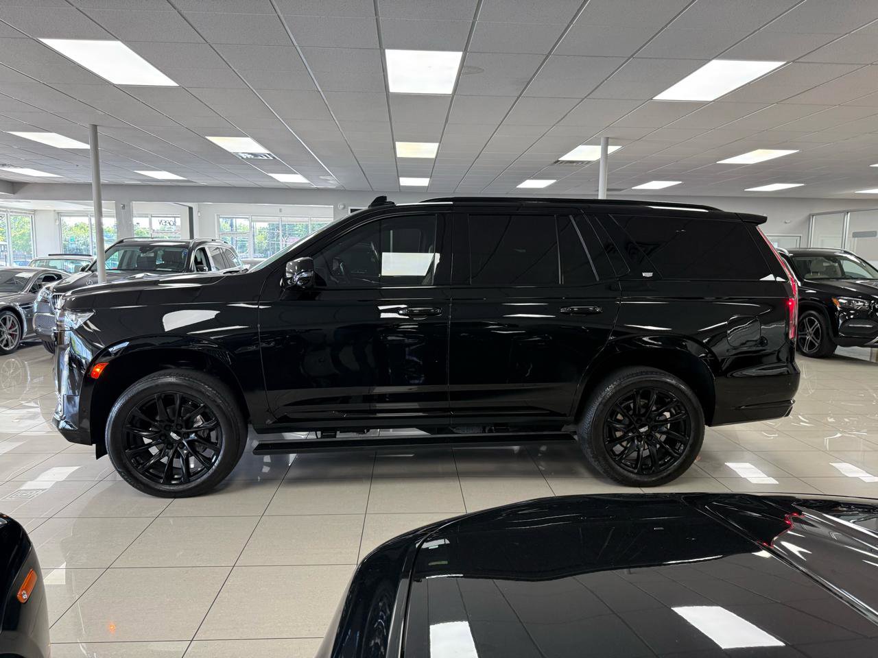 Used 2021 Cadillac Escalade Sport w/ Driver Assist Tech Package AWD/4WD image 5